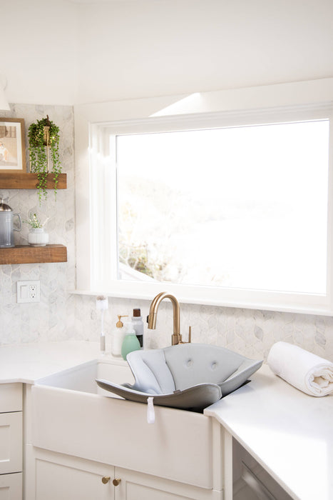 Ubbi Gray Stingray Sink Bather