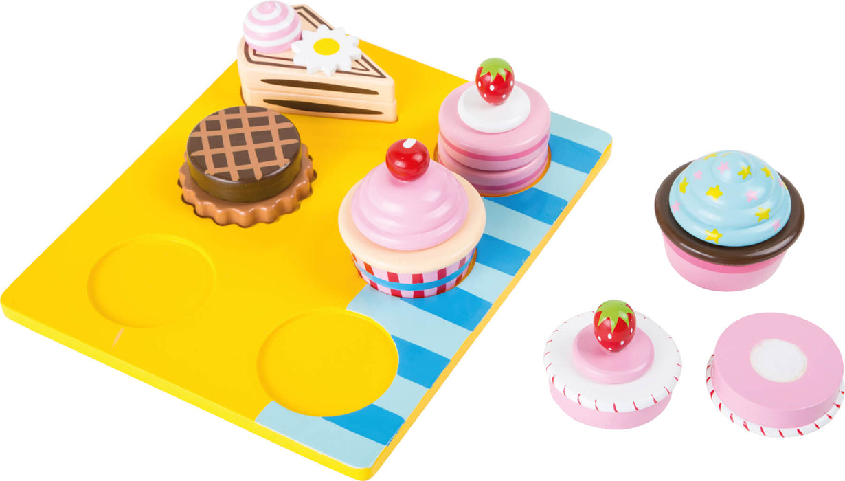 Small Foot Cupcakes and Cakes Cutting Set