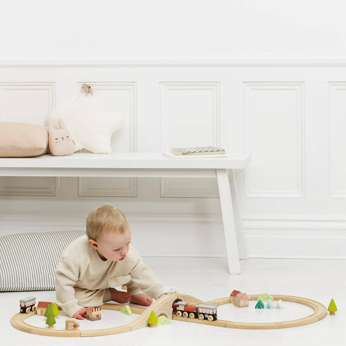 Le Toy Van Figure of 8 Train Track