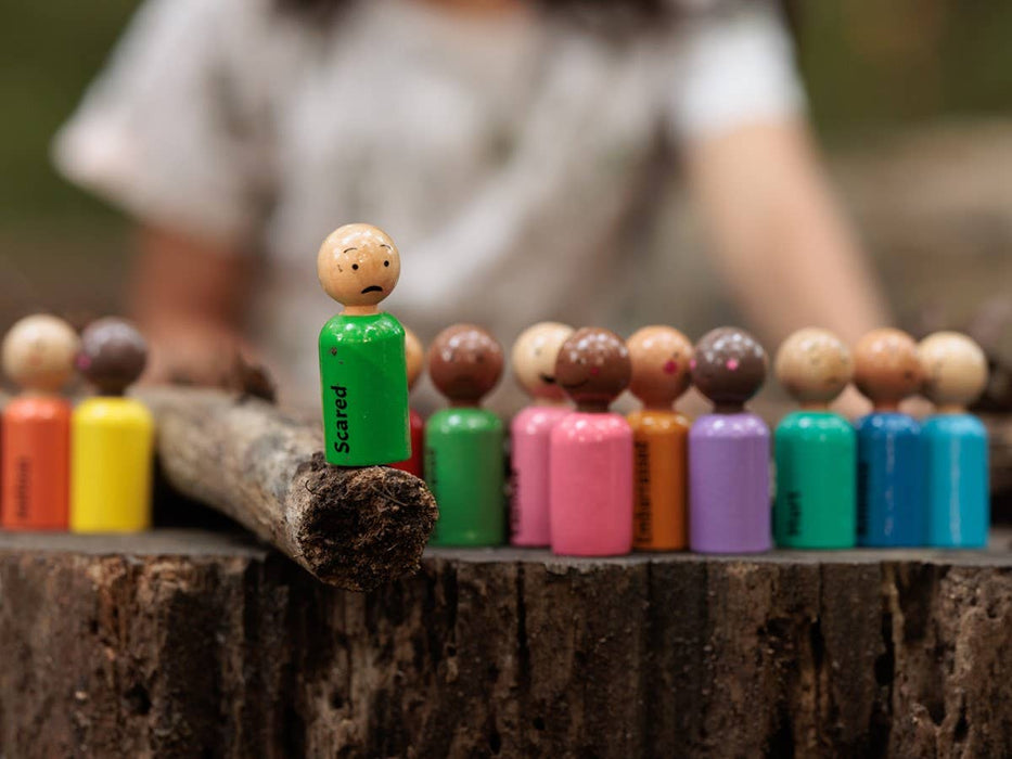 Rainbow Feeling Peg Dolls 12 Set, Multi Skin Tone