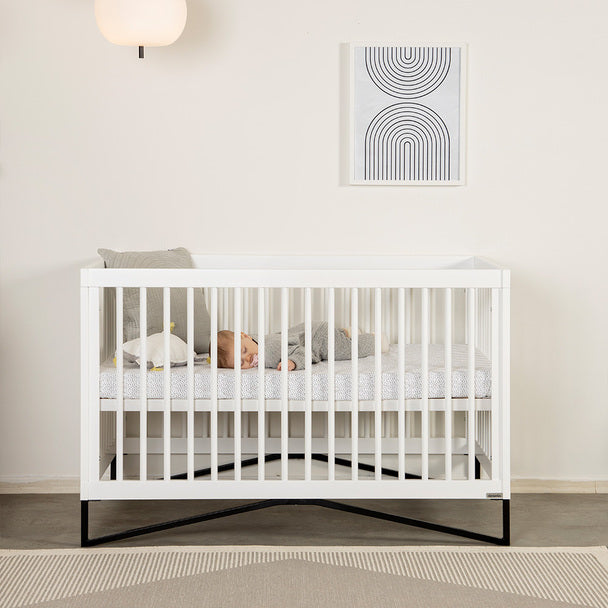 dadada Kenton 3-in-1 crib (Limited Quantities Available)