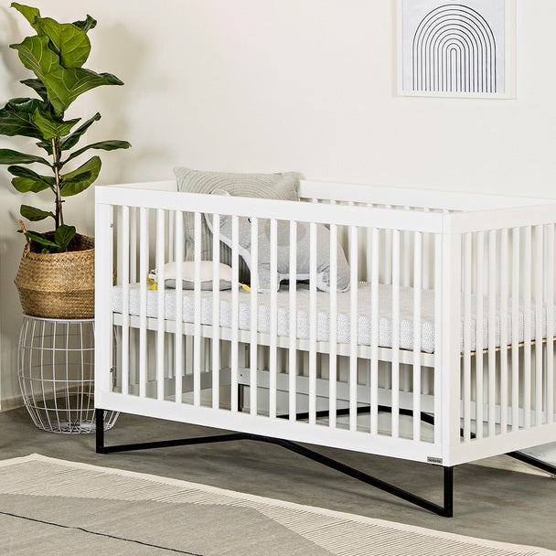 dadada Kenton 3-in-1 crib (Limited Quantities Available)