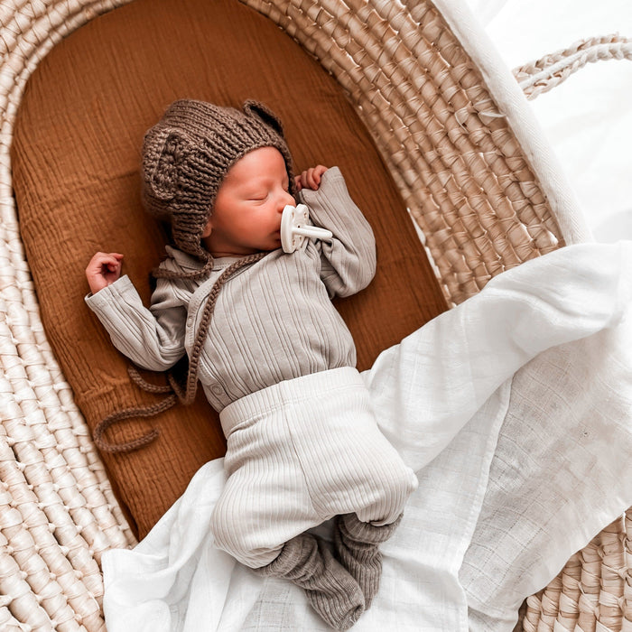 Hevea Natural Rubber Pacifier 0-3 Months - SYMMETRICAL