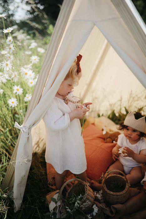 Kinderfeets Indoor/Outdoor Play Tent