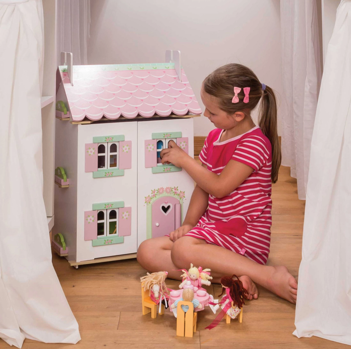 Le toy van sweetheart cottage with furniture on sale