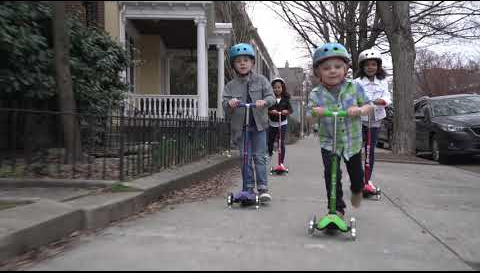 Micro Kickboard Maxi Deluxe LED Scooter