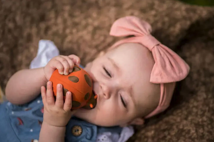 Tikiri Toys Ladybug Natural Rubber Teether, Rattle & Bath Toy