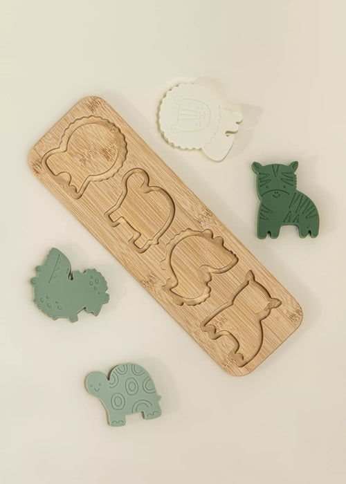 Coco Village Silicone Puzzle on Wooden Plate | Savana