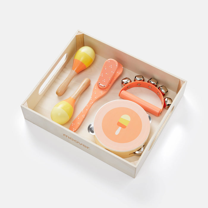Music set ice cream in wooden tray